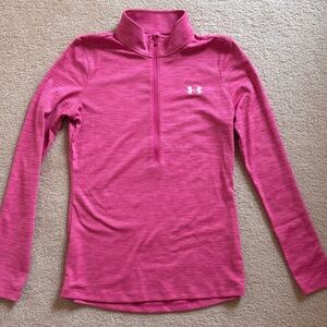 Under Armour women’s fitted heat gear 1/2 zip pull over.